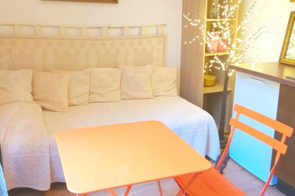 Small Luxurious Room In The Heart Of Saint Germain Paris Exterior photo